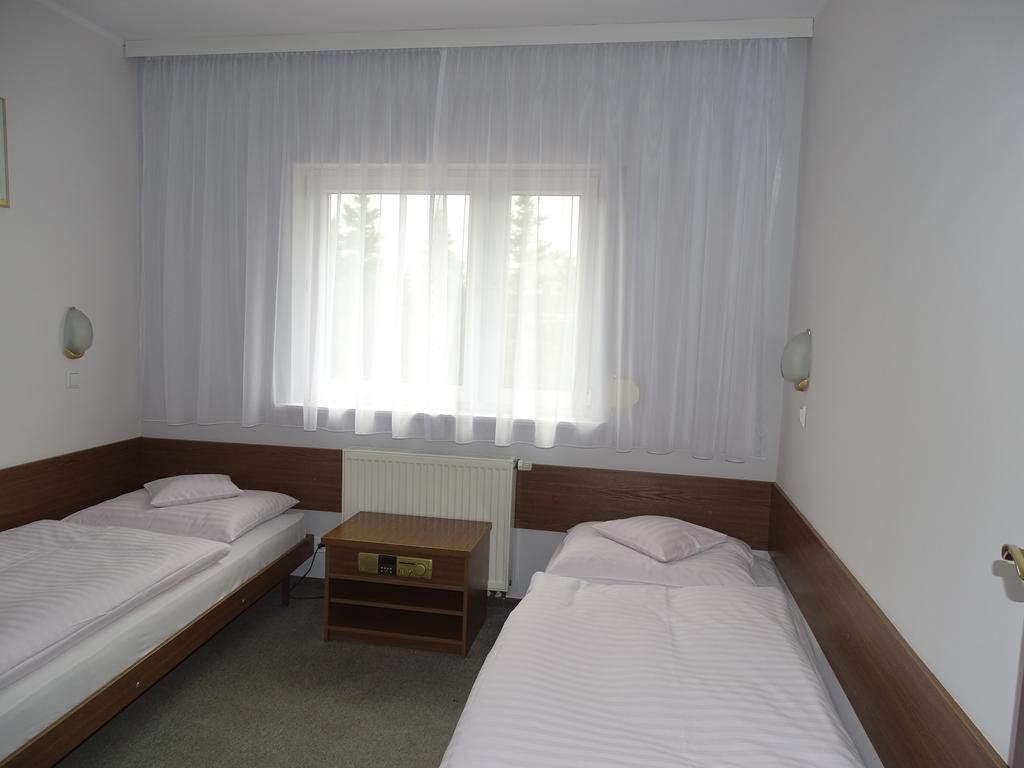 Motel 2000 Steszew Exterior photo